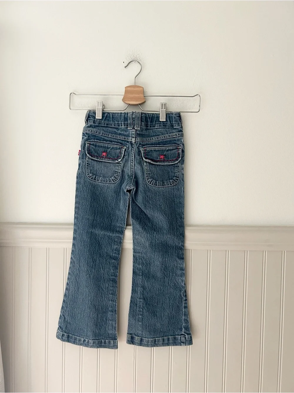 Vintage OshKosh B’gosh Girls Size 5 Denim Jeans Pink Embroidered Details